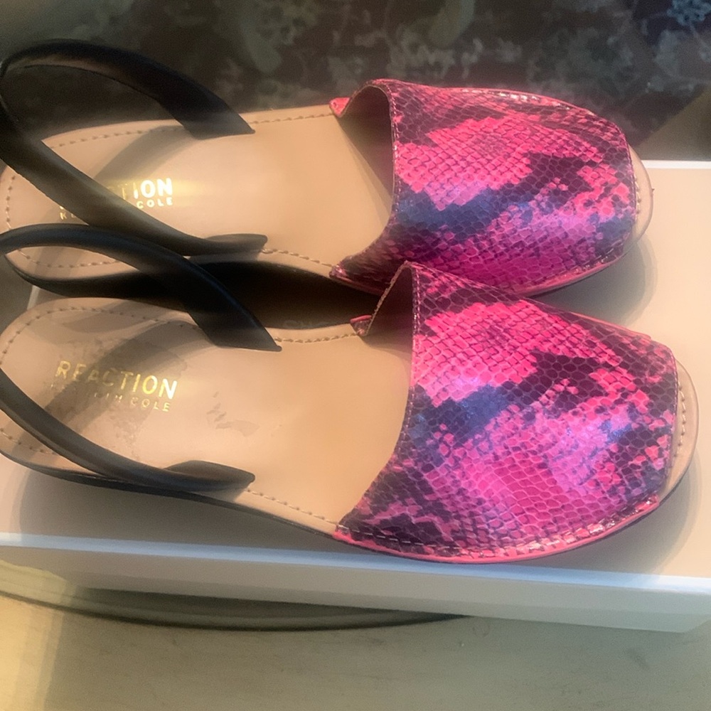 Kenneth Cole Reaction slip on sandals.  Size  7.5 Worn once.